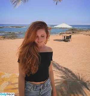 Sydney Sierota / sydneysierota nude photo #0075