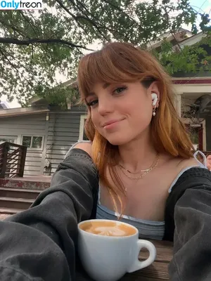 Sydney Sierota / sydneysierota nude photo #0086