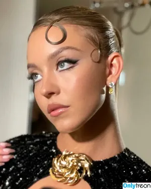 Sydney Sweeney / Sydney_Sweeney nude photo #0321