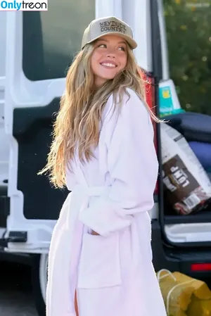 Sydney Sweeney / Sydney_Sweeney nude photo #0553