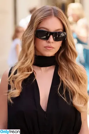 Sydney Sweeney / Sydney_Sweeney nude photo #0822