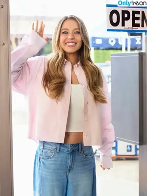 Sydney Sweeney / Sydney_Sweeney nude photo #0833