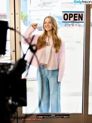 Sydney Sweeney / Sydney_Sweeney nude photo #0837