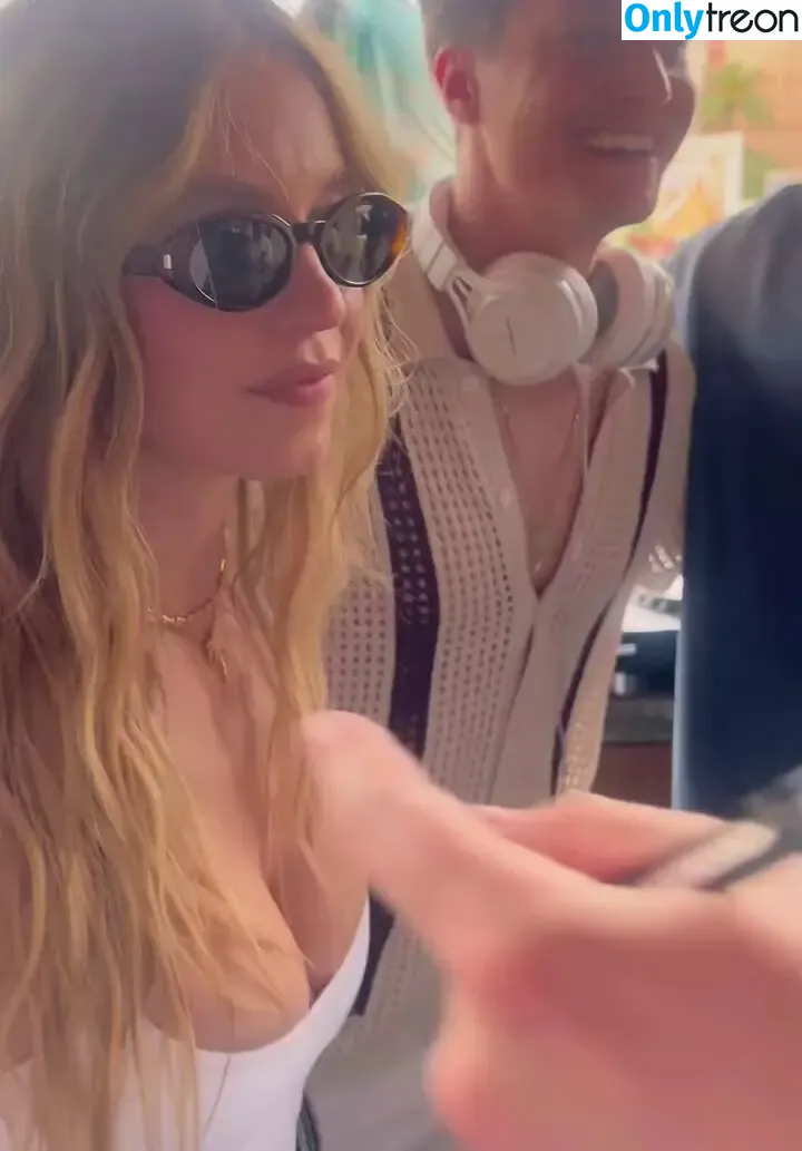 Sydney Sweeney nude photo #0412 (Sydney_Sweeney)