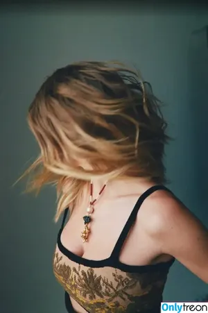 Sydney Sweeney / Sydney_Sweeney nude photo #1024