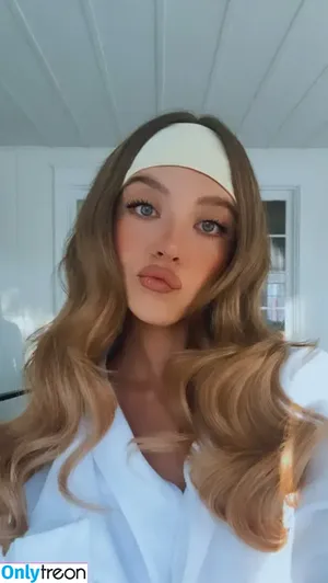 Sydney Sweeney / Sydney_Sweeney nude photo #1029