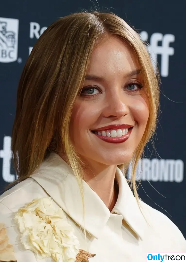 Sydney Sweeney nude photo #1039 (Sydney_Sweeney)