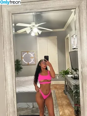 Sydneyrazeghi / Sydneyyy nude photo #0012