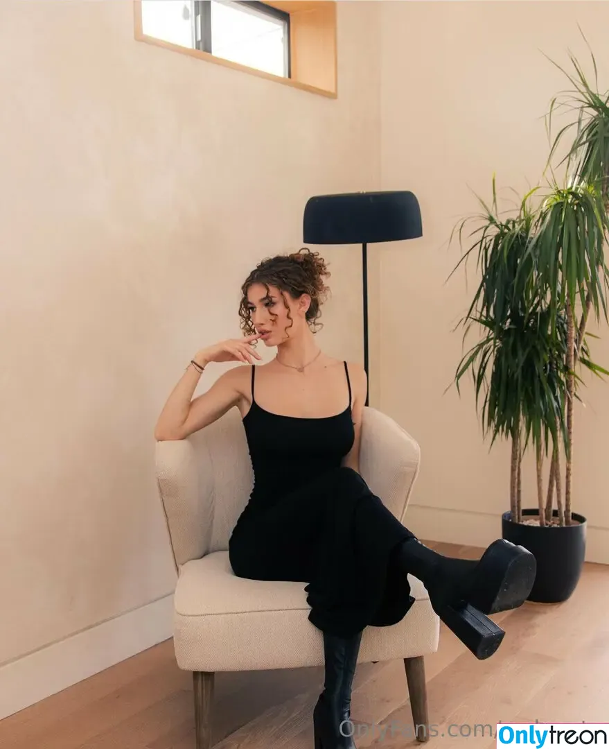 sydneytv nude photo #0003 (sydneytv)