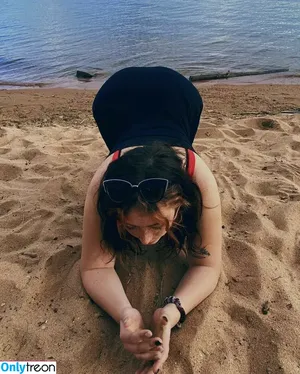 sydseee / sydneycaldera nude photo #0002