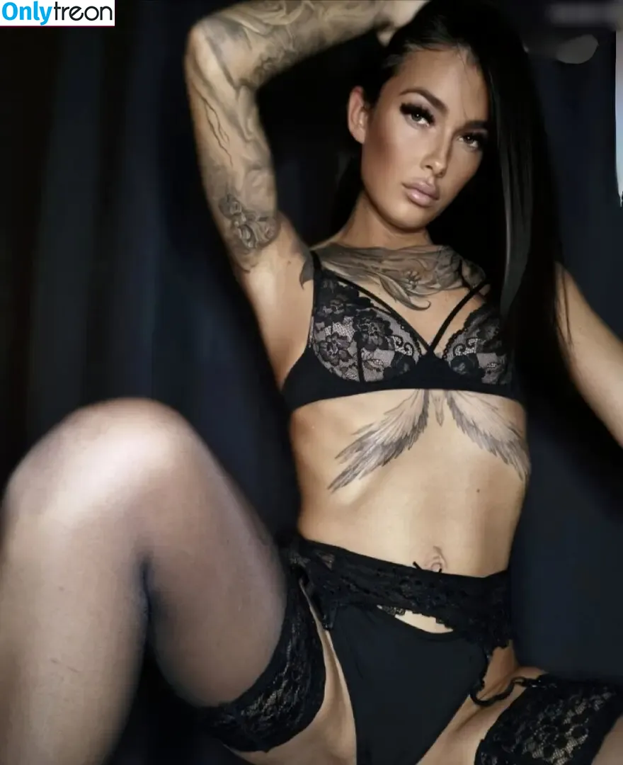 Syia93 nude photo #0011 (syiiaa_)