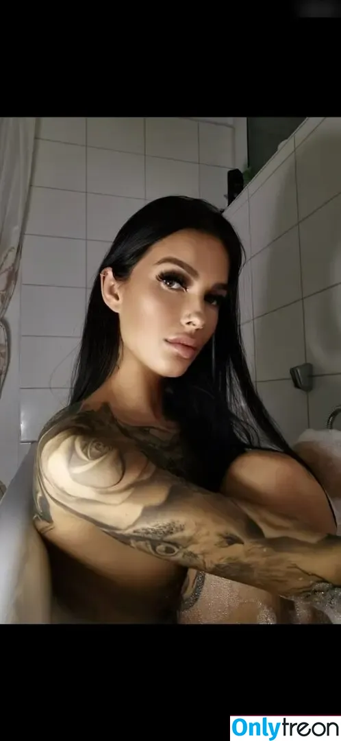 Syia93 nude photo #0020 (syiiaa_)
