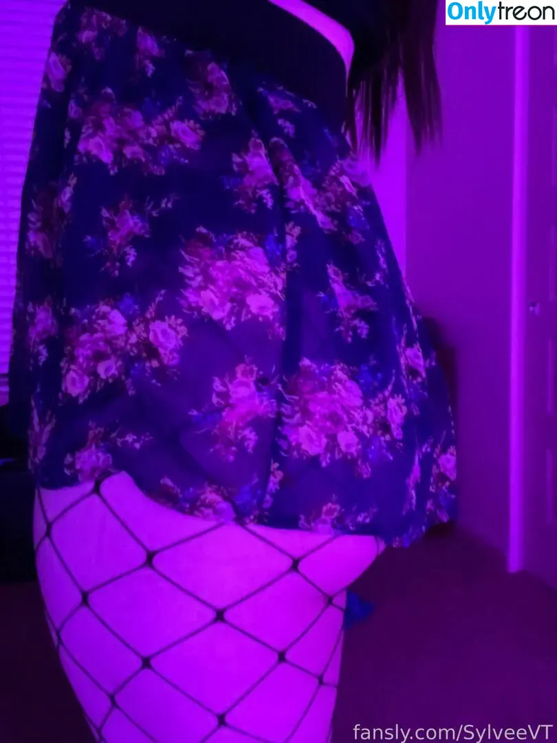 SylveeVT nude photo #0039 (Sylvee / ashhbearr_ / onlyfans)