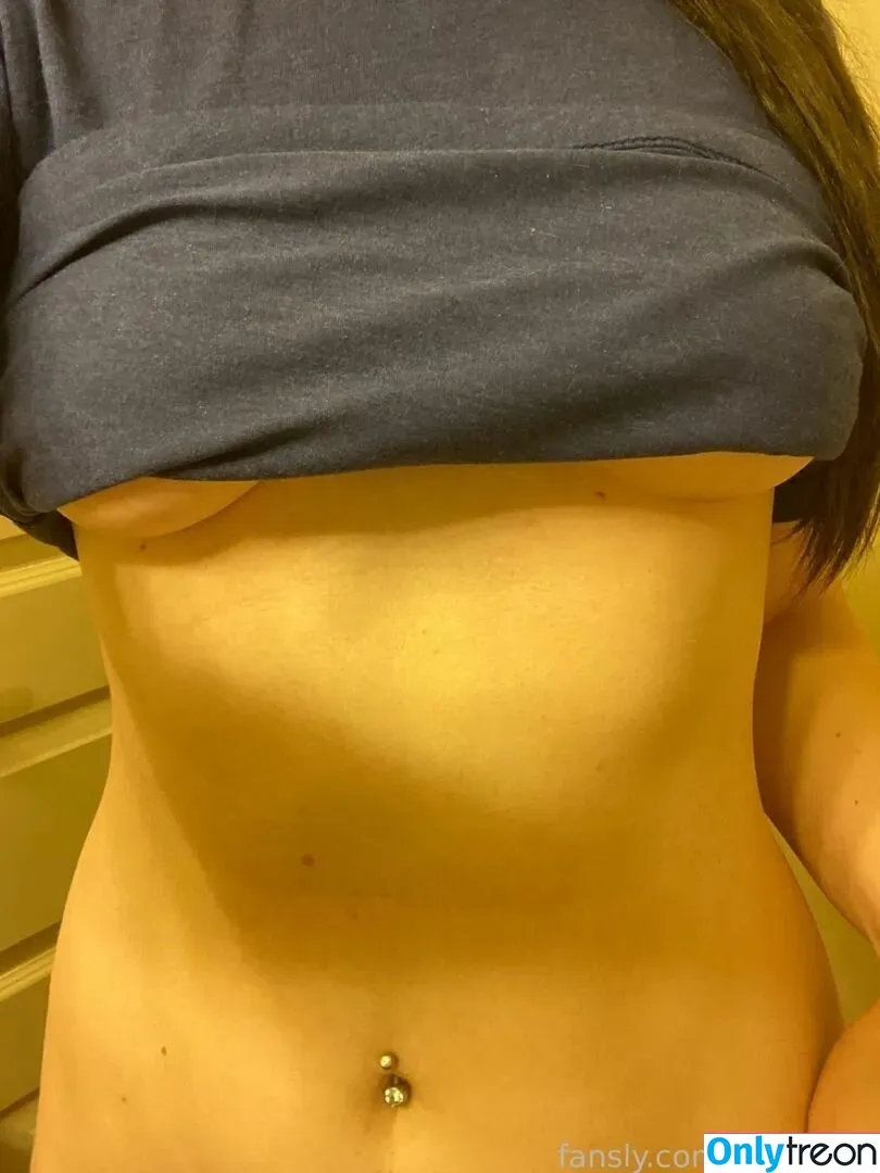 SylveeVT nude photo #0040 (Sylvee / ashhbearr_ / onlyfans)