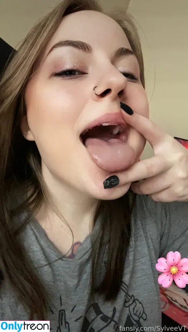 SylveeVT nude photo #0244 (Sylvee / ashhbearr_ / onlyfans)