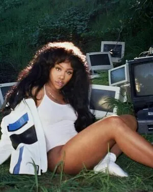 SZA / Solana Rowe / thejad3x nude photo #0005