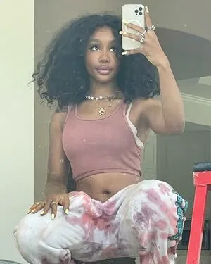 SZA / Solana Rowe / thejad3x nude photo #0021