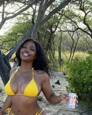 SZA / Solana Rowe / thejad3x nude photo #0045