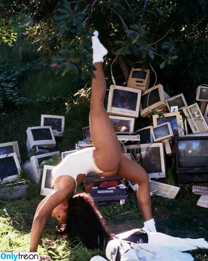 SZA nude photo #0004 (Solana Rowe / thejad3x)