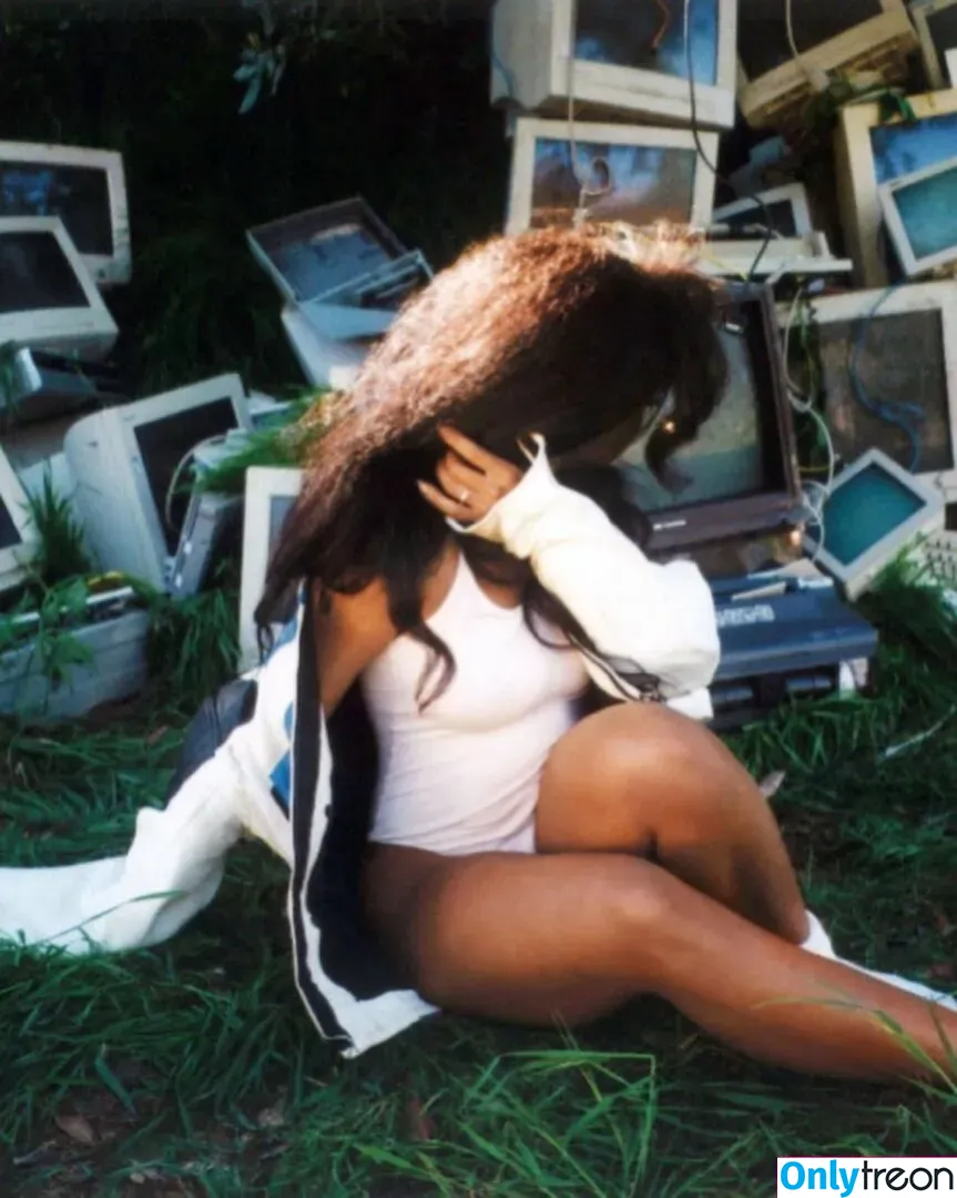 SZA nude photo #0006 (Solana Rowe / thejad3x)