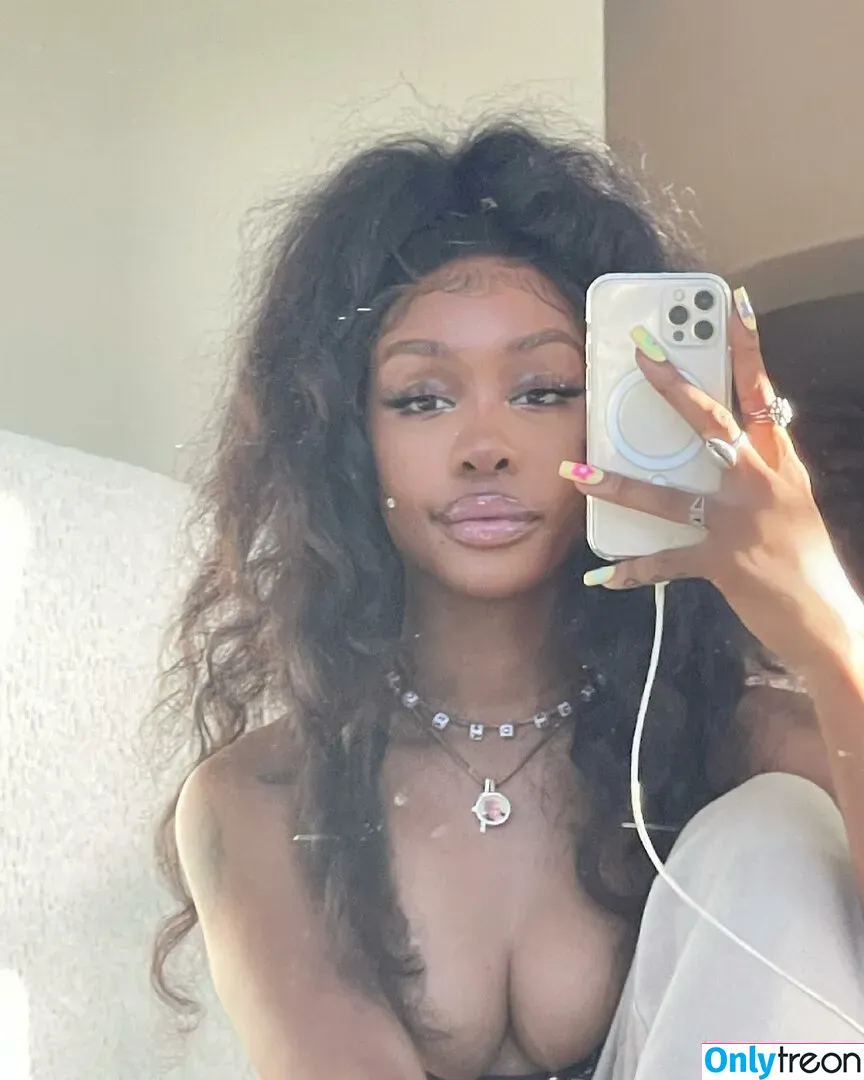 SZA nude photo #0025 (Solana Rowe / thejad3x)