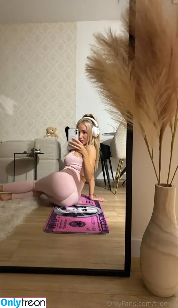 t_emily nude photo #0035 (t_emily_)