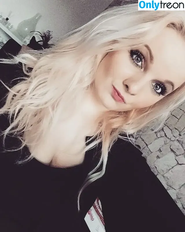 Tabeafevrie nude photo #0005 (tabea_wulff)