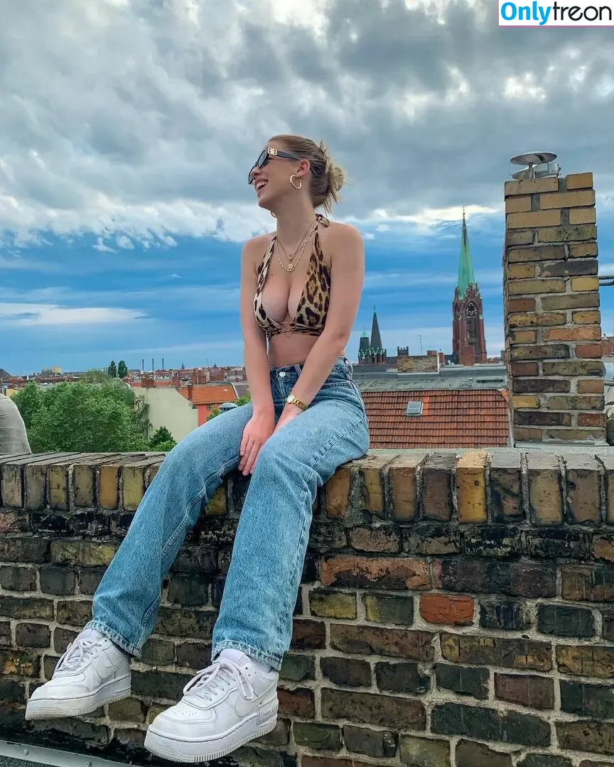 Tailytalz nude photo #0004 (Tailytalz)