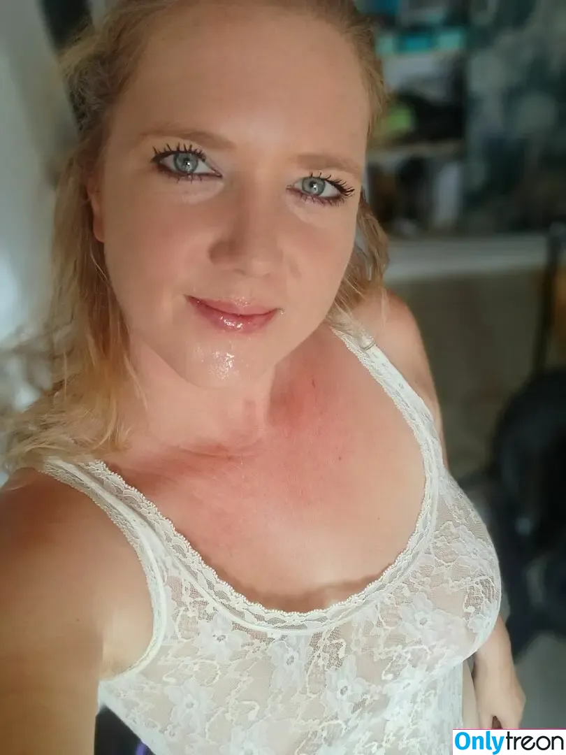 TakeMeSlo nude photo #0002 (mrs.ana.slo)