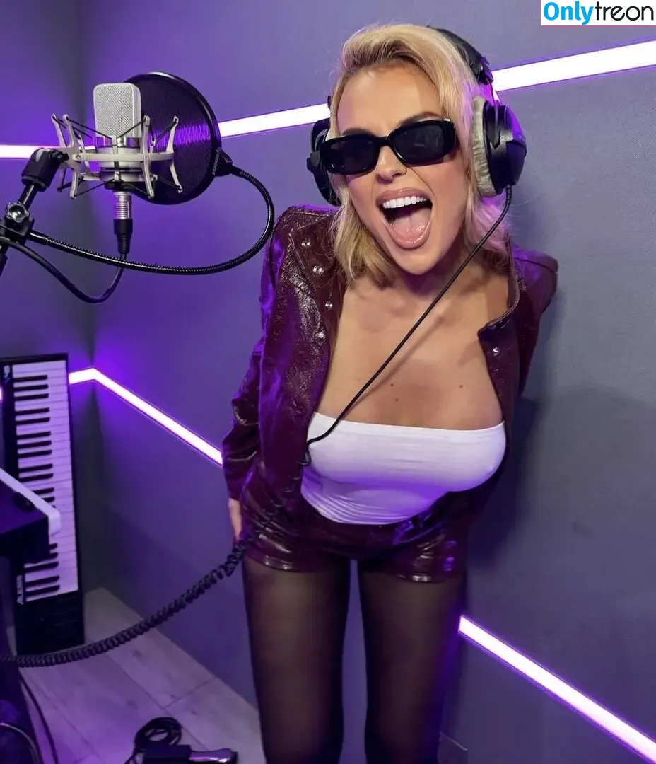 Tallia Storm nude photo #1828 (talliastorm)