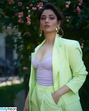 Tamanna Bhatia / tamannaahspeaks nude photo #0039