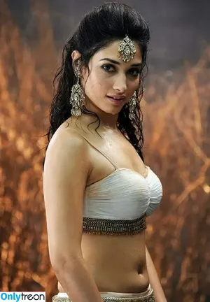 Tamanna Bhatia / tamannaahspeaks nude photo #0054