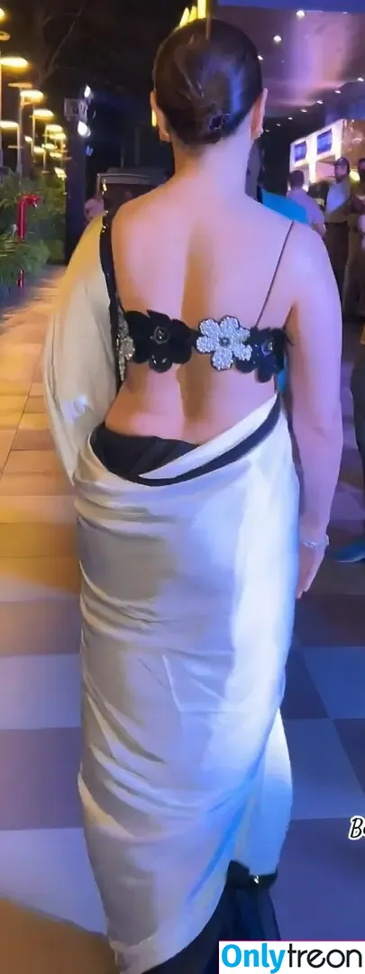 Tamanna Bhatia nude photo #0012 (tamannaahspeaks)