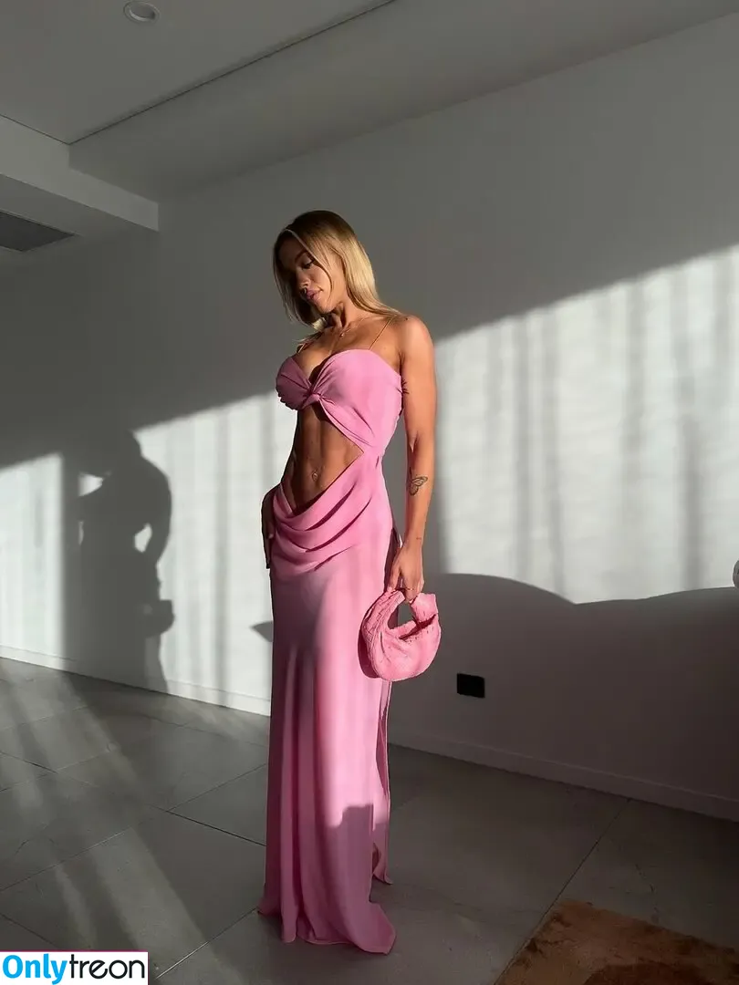 Tammy Hembrow nude photo #0577 (tammyhembrow)