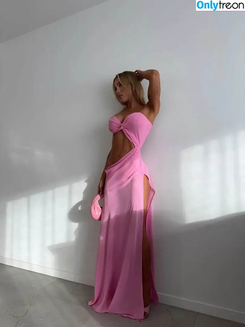Tammy Hembrow nude photo #0581 (tammyhembrow)