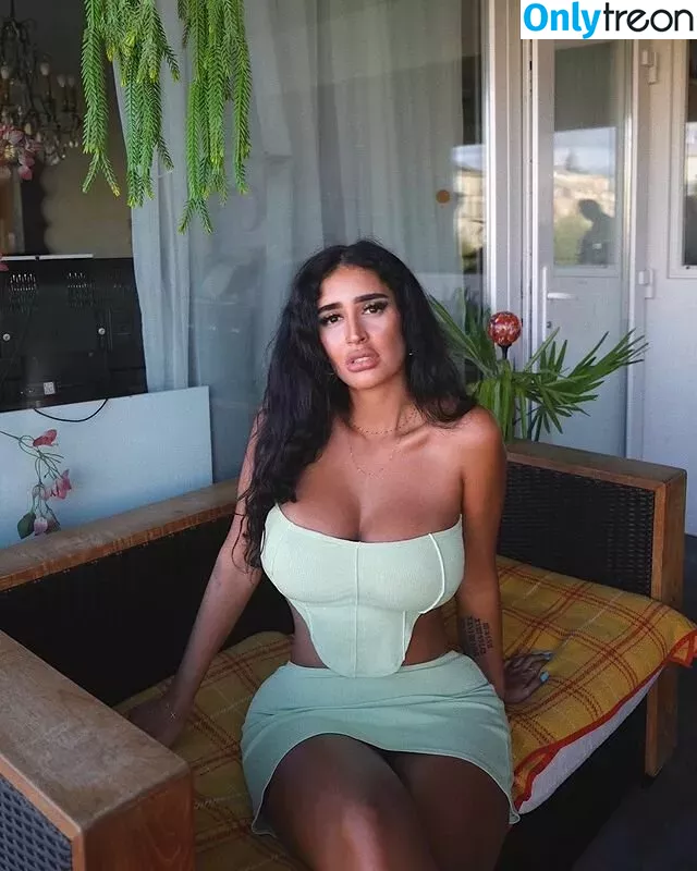 Tania Barbosa nude photo #0007 (brbs.tania)