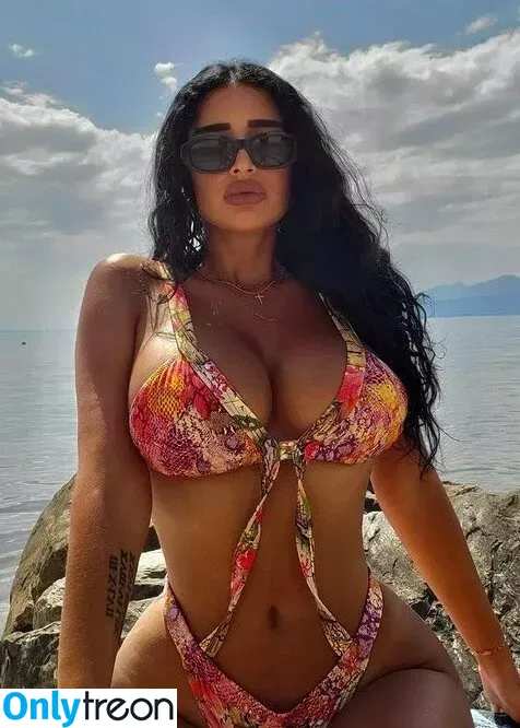 Tania Barbosa nude photo #0042 (brbs.tania)