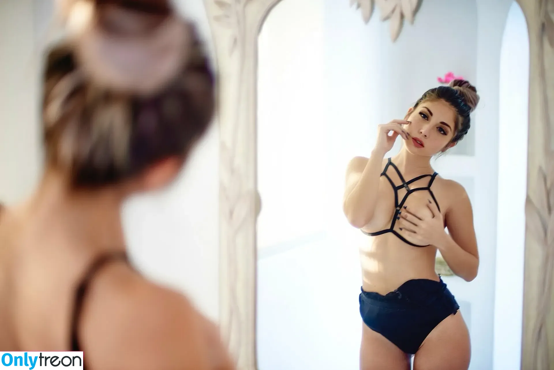 Tania Gattas nude photo #0003 (tania_gattas / taniagattas)