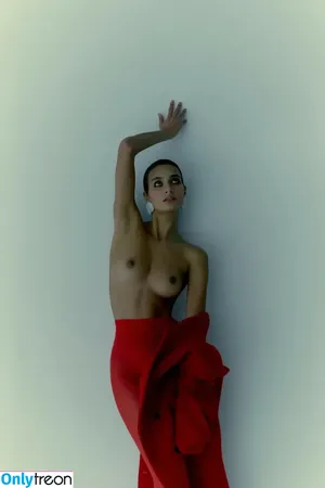 Tara Zoe Woltjes / tarazoewoltjes nude photo #0027