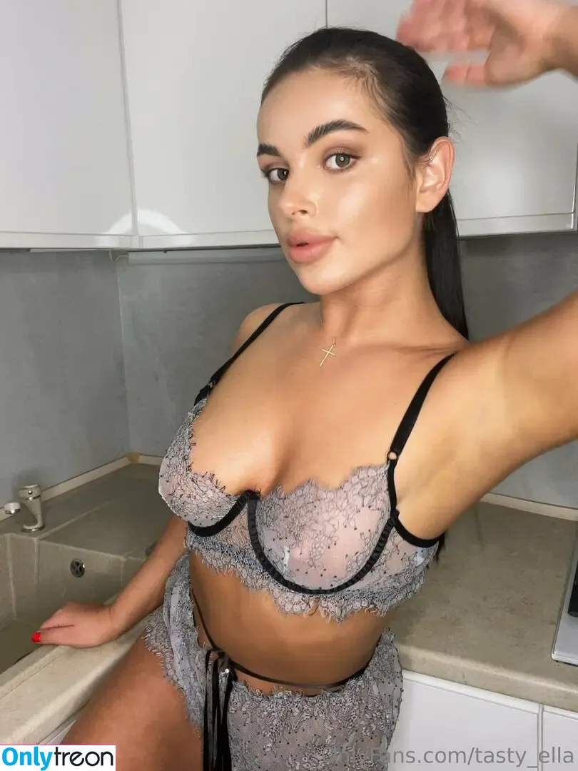 tasty_ella nude photo #0103 (tasty.ella)