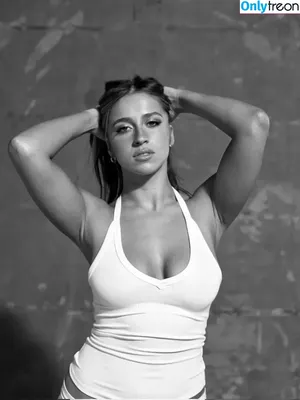 Tate McRae / tatemcrae / u41351078 nude photo #2099