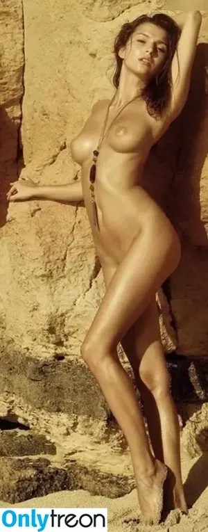 nude photo #0002