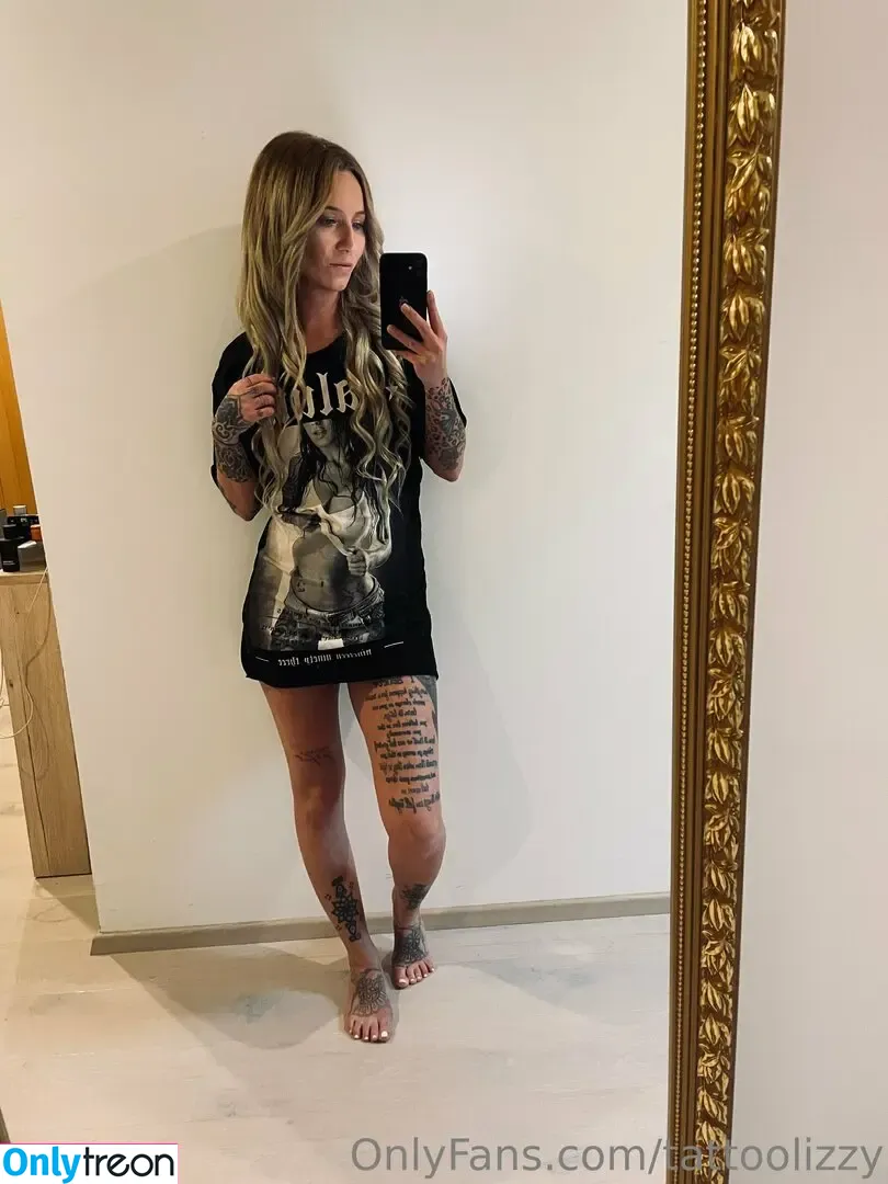 tattoolizzy nude photo #0001 (tattooliz_)
