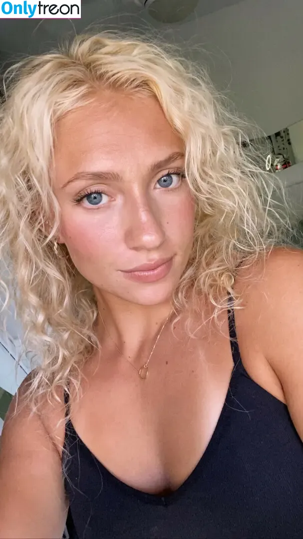taylor.ferigo nude photo #0016 (taylor.ferigo)
