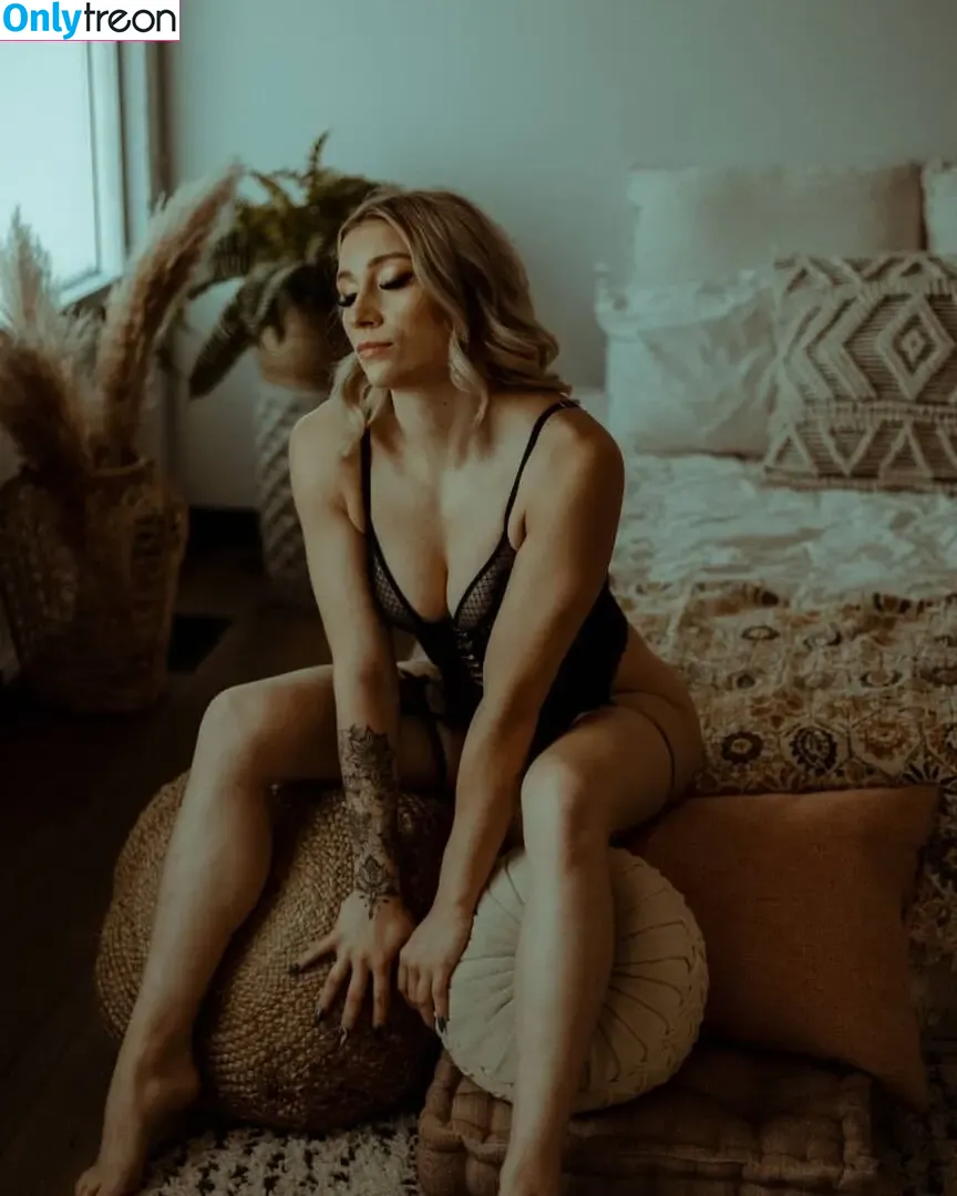 Taylor Flewin nude photo #0212 (taylorflewin / taylorwhitetv)
