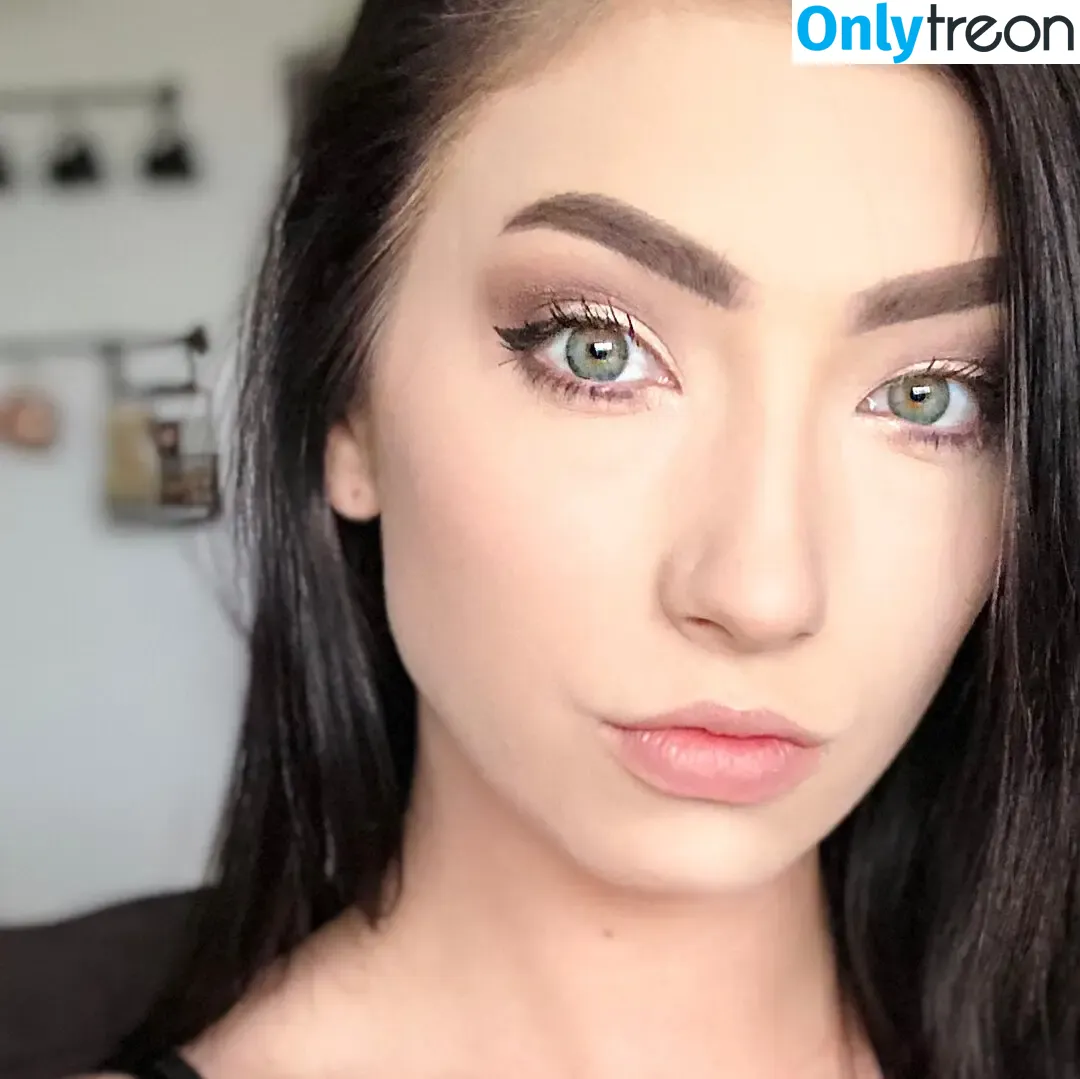 Taylor Kristine nude photo #0032 (Taylor.kristine)