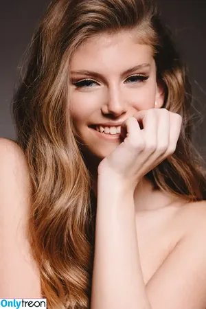 Taylor Malkov / malkovtaylor nude photo #0011