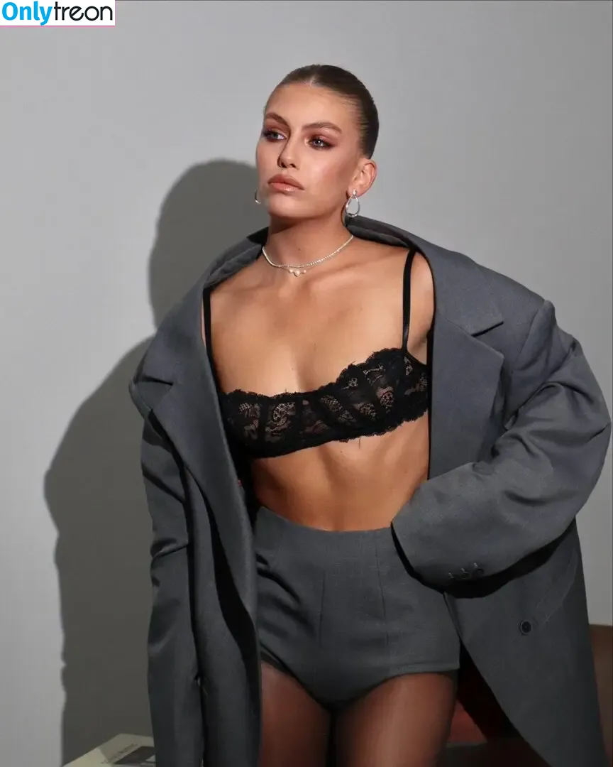 Taylor Malkov nude photo #0004 (malkovtaylor)