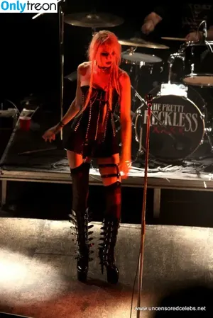 Taylor Momsen / aryelsoul / taylormomsen nude photo #0005