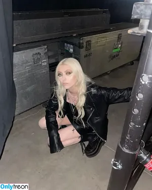 Taylor Momsen / aryelsoul / taylormomsen nude photo #0038